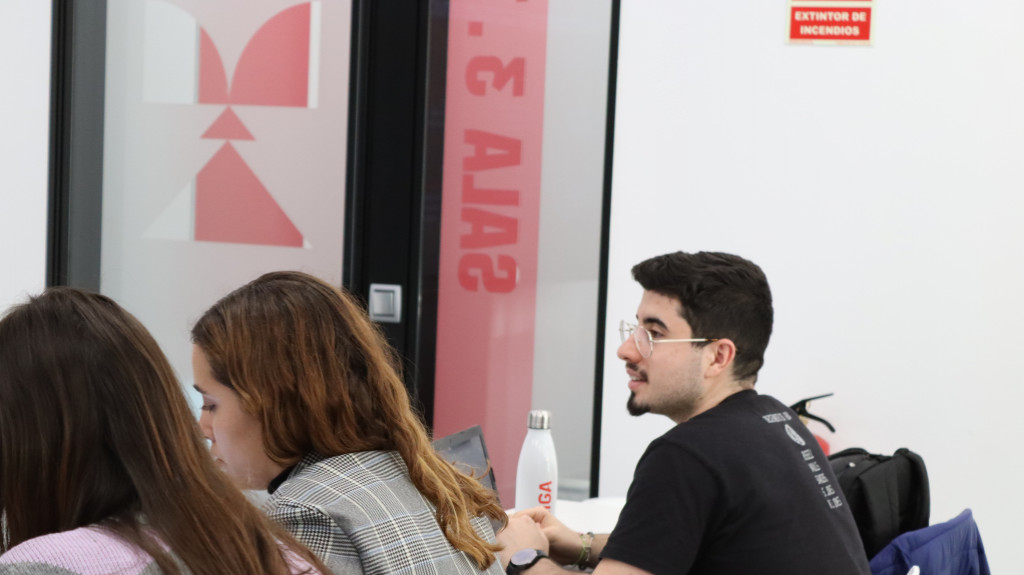 Ética y Sesgos en la IA Deportiva: Desafíos del Entrenamiento Algorítmico